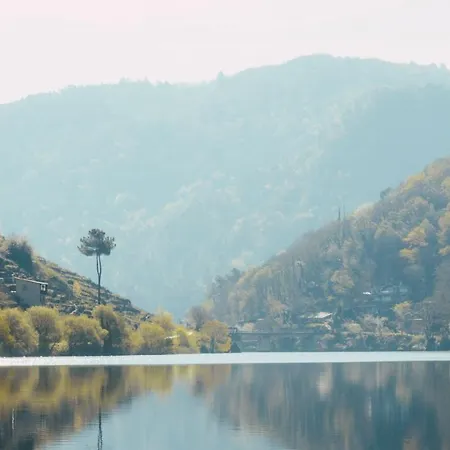 Apedeceo Belesar Villa, Ribeira Sacra, Galicia *