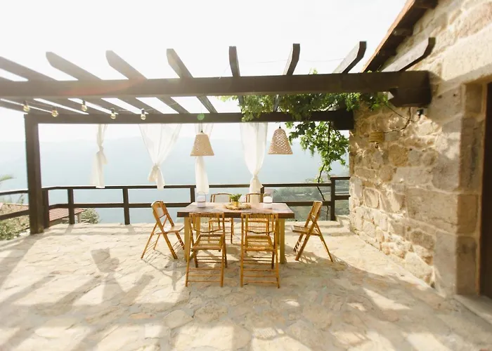 Apedeceo Belesar Villa, Ribeira Sacra, Galicia Villa *