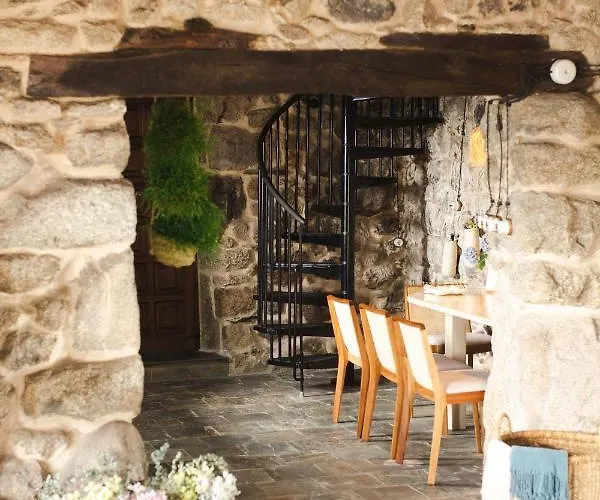 Villa Apedeceo Belesar Villa, Ribeira Sacra, Galicia *