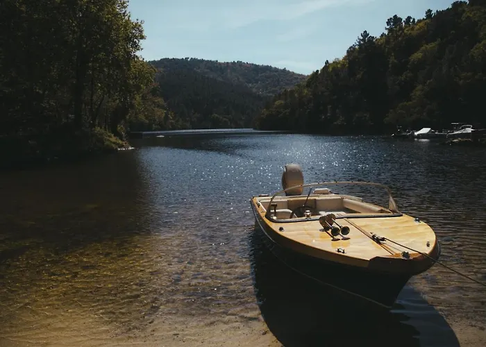 Apedeceo Belesar Villa, Ribeira Sacra, Galicia * Chantada